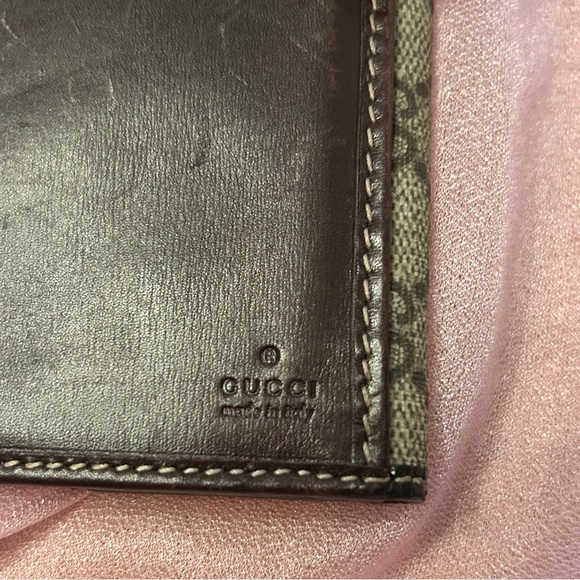 Gucci Brown and Tan Wallet with Iconic Monogram - Picture 10 of 16